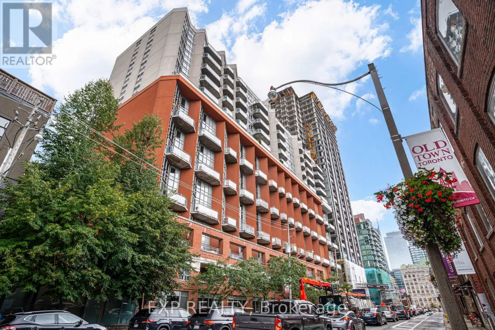 PH14 - 255 RICHMOND STREET E