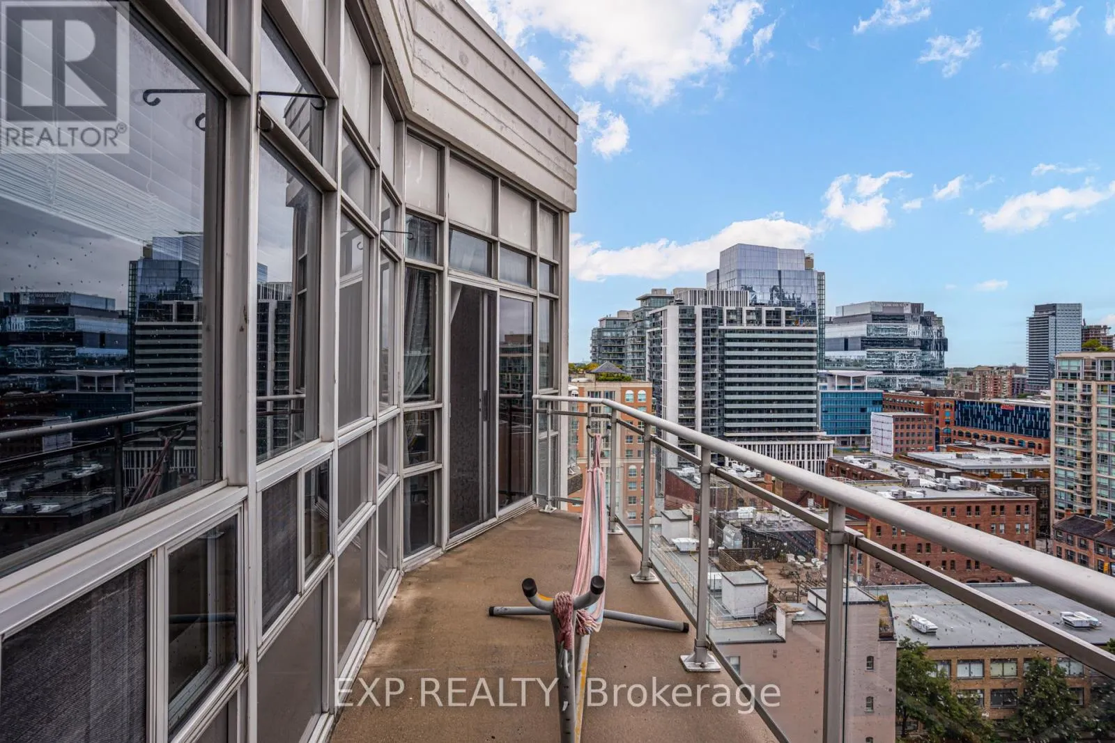 PH14 - 255 RICHMOND STREET E