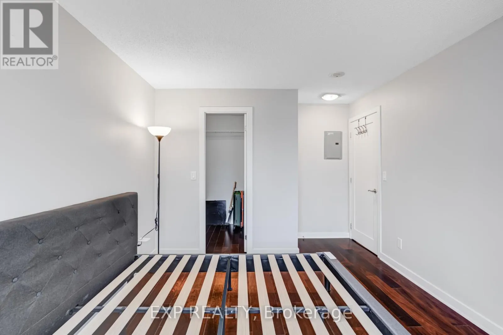 PH14 - 255 RICHMOND STREET E