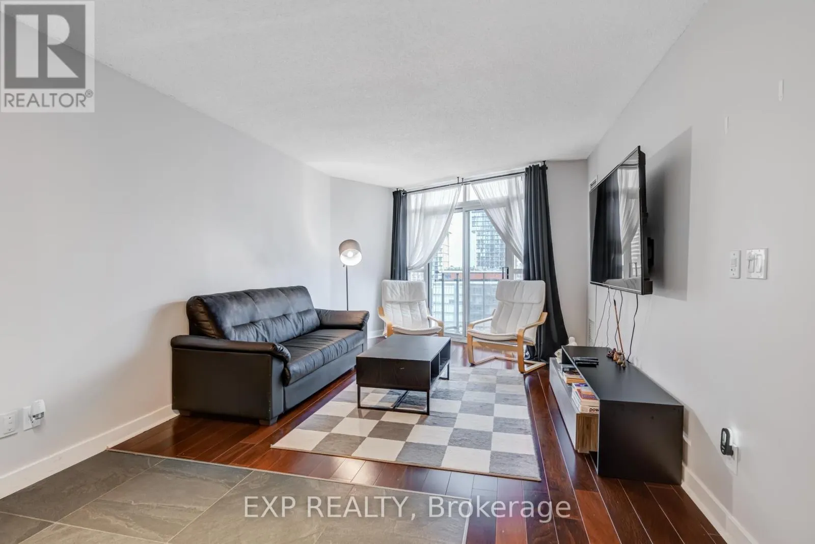 PH14 - 255 RICHMOND STREET E