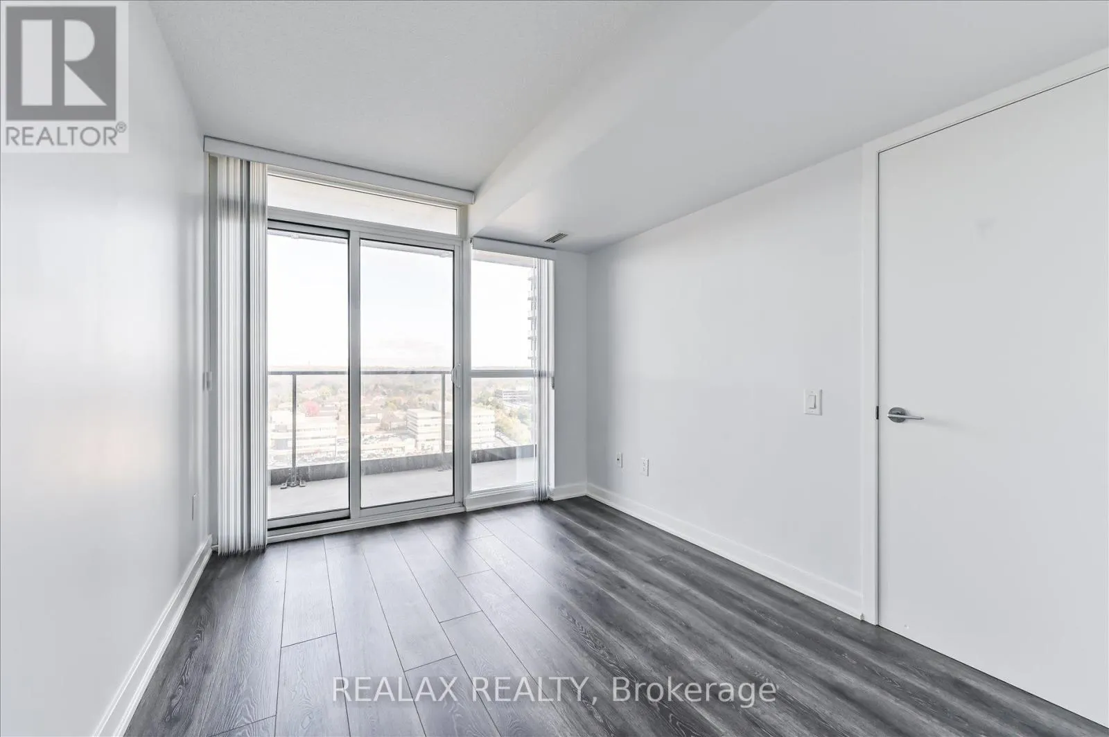 1706 - 29 SINGER COURT
