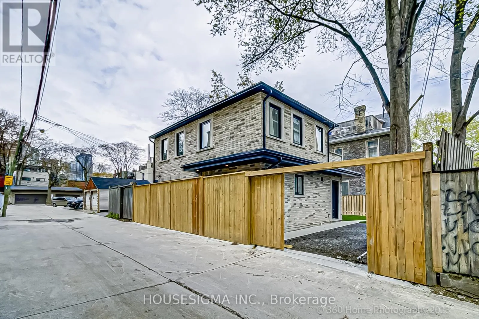 LANEWAY - 104 PEMBROKE STREET
