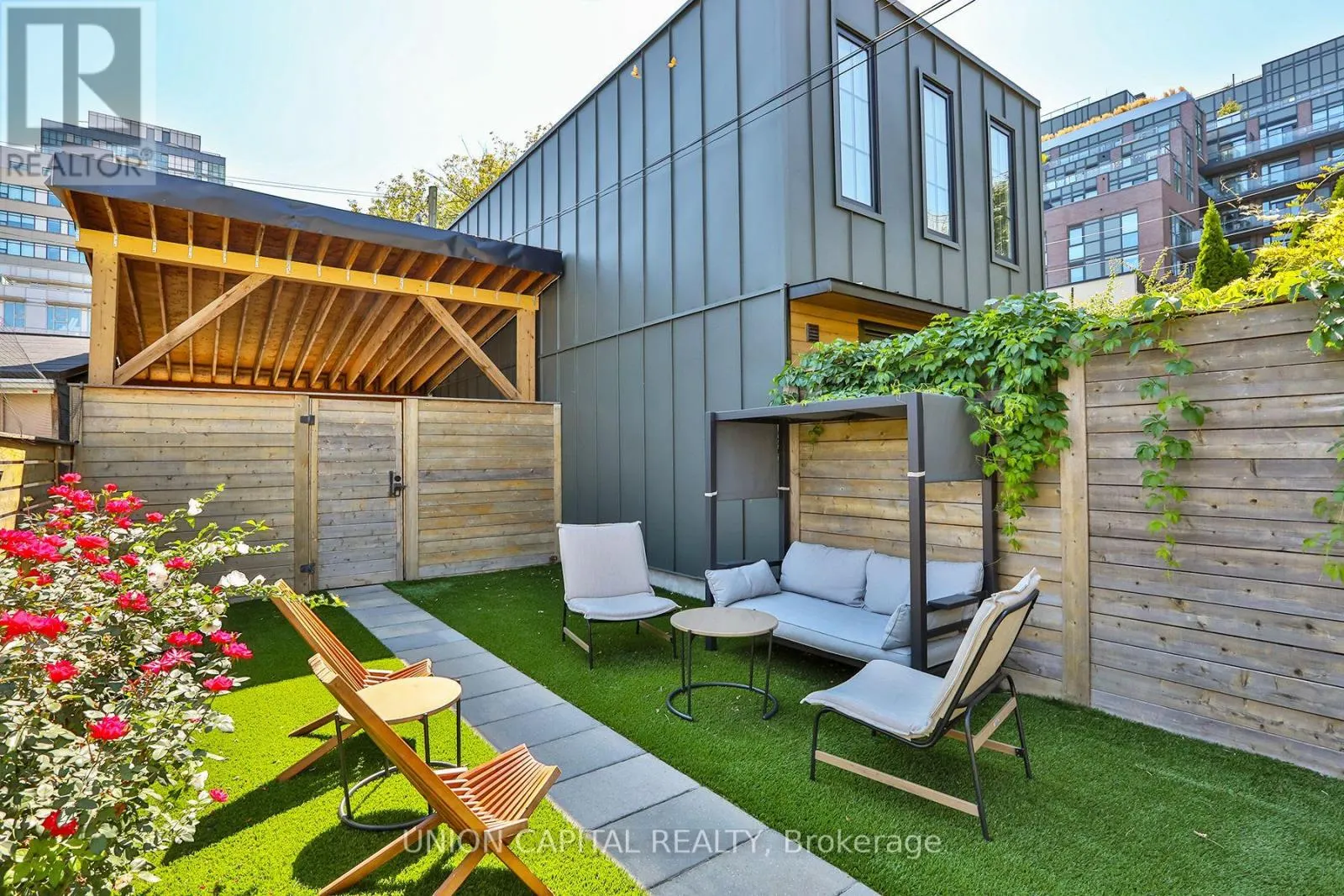 21 ALMA AVENUE
