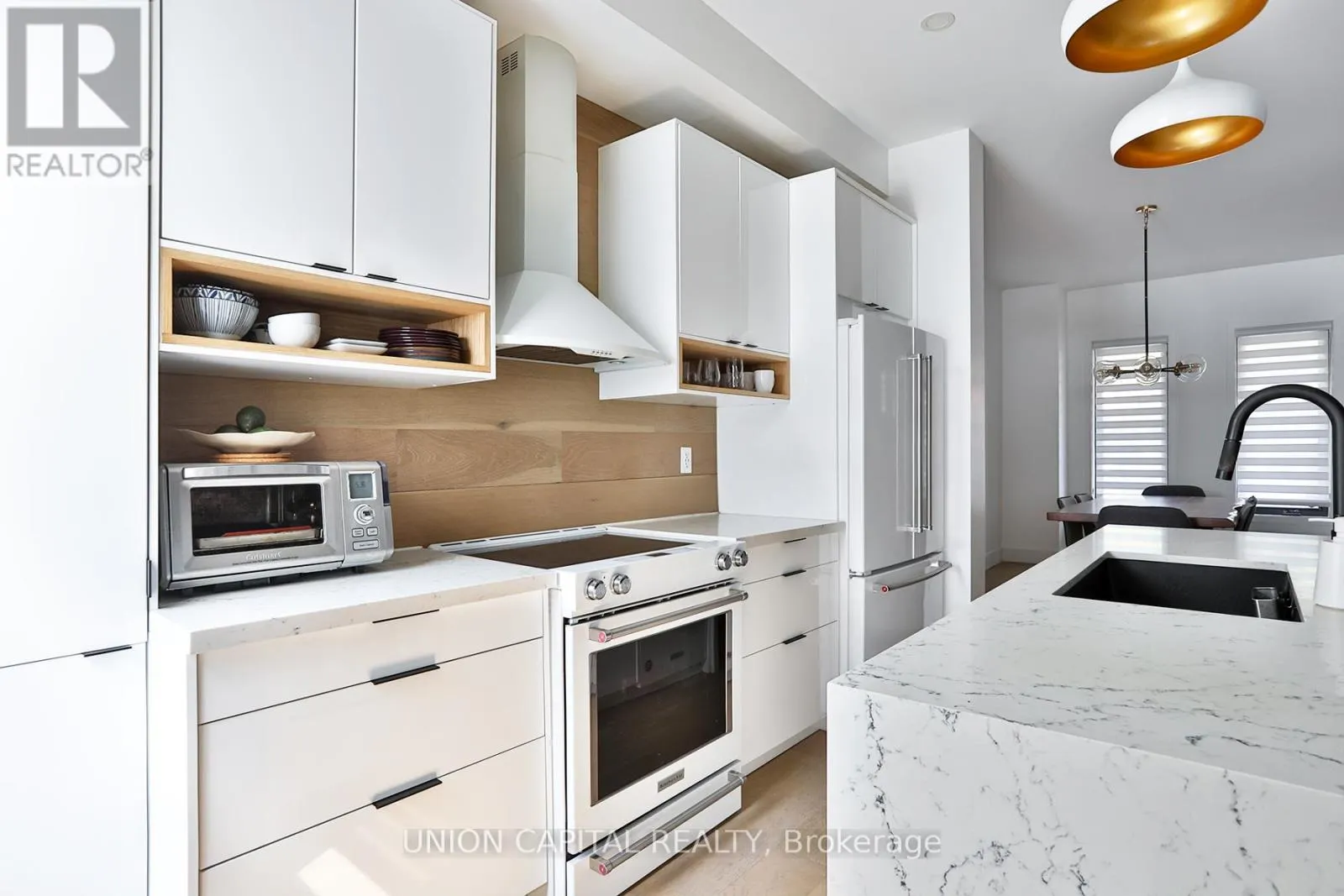 21 ALMA AVENUE