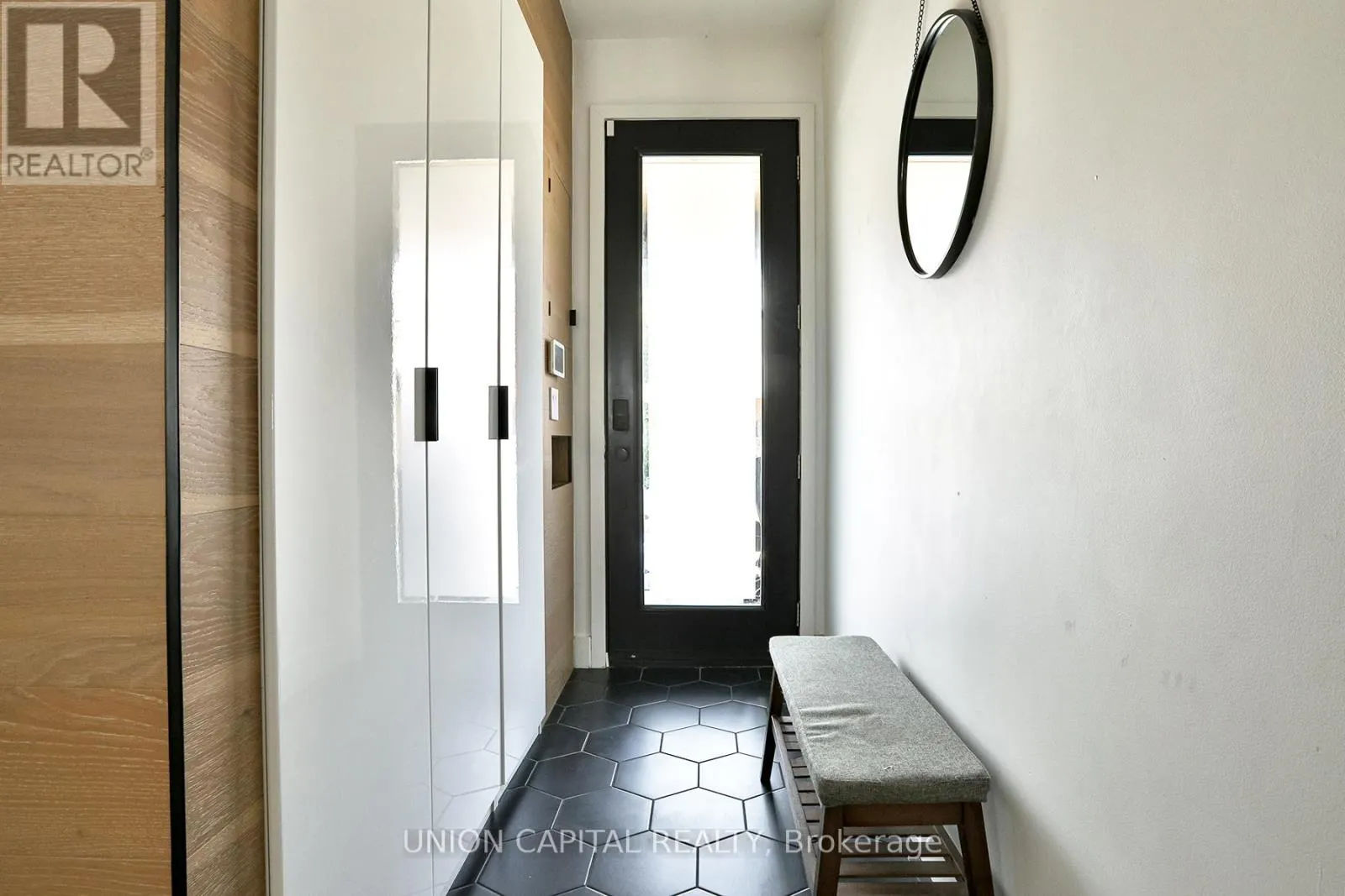 21 ALMA AVENUE