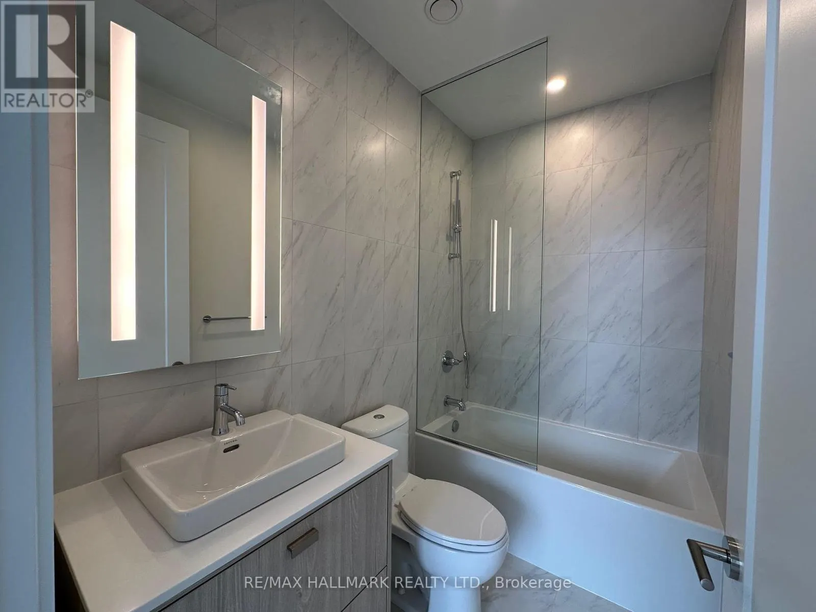 312 - 115 DENISON AVENUE