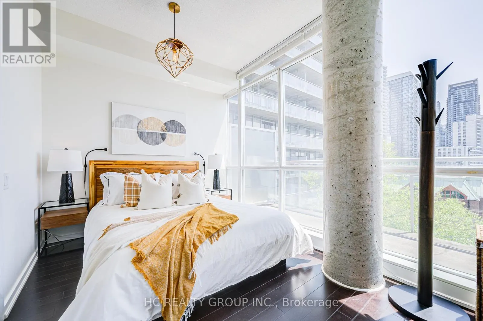 503 - 30 CANTERBURY PLACE