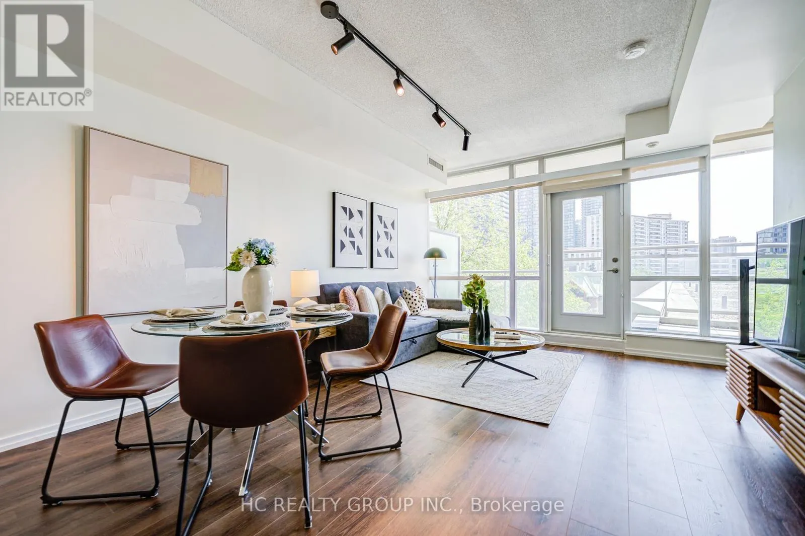 503 - 30 CANTERBURY PLACE