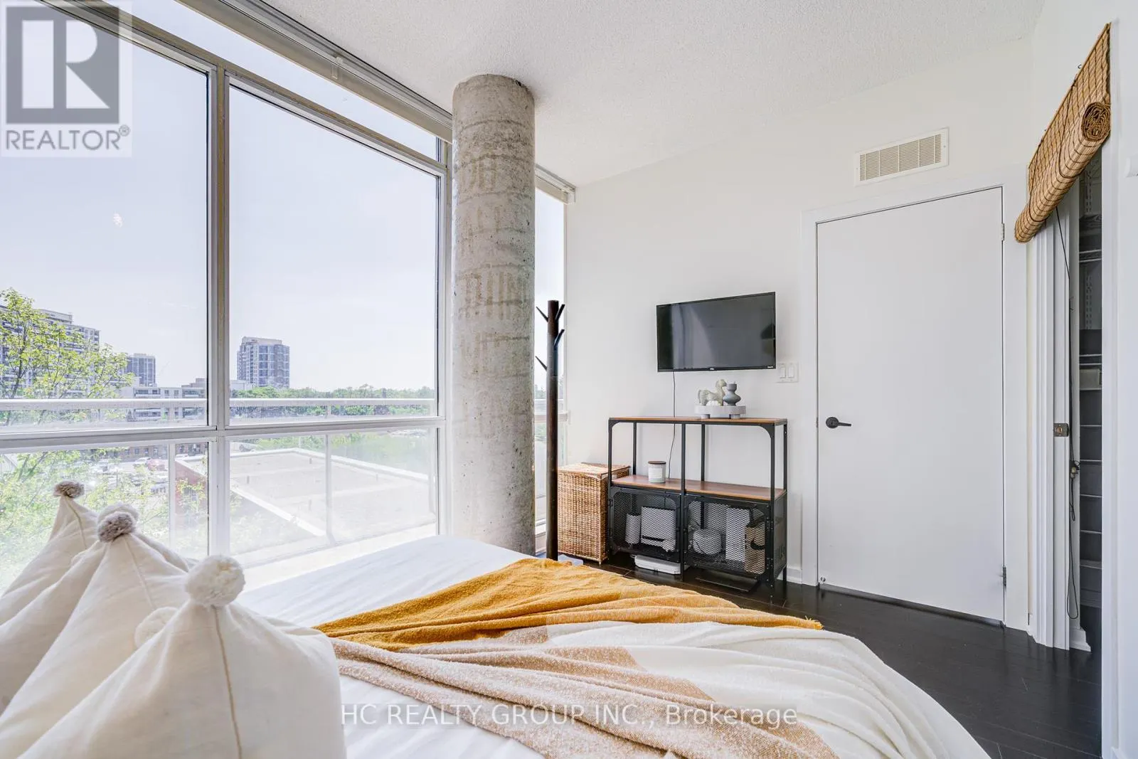 503 - 30 CANTERBURY PLACE