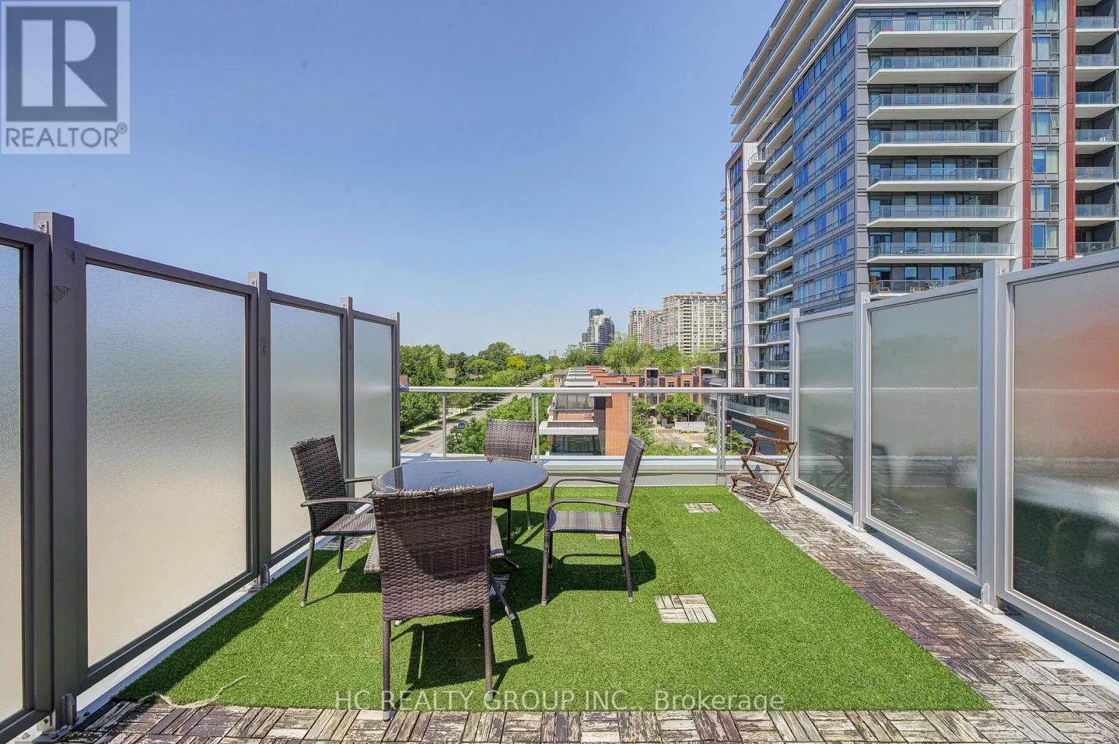 503 - 30 CANTERBURY PLACE