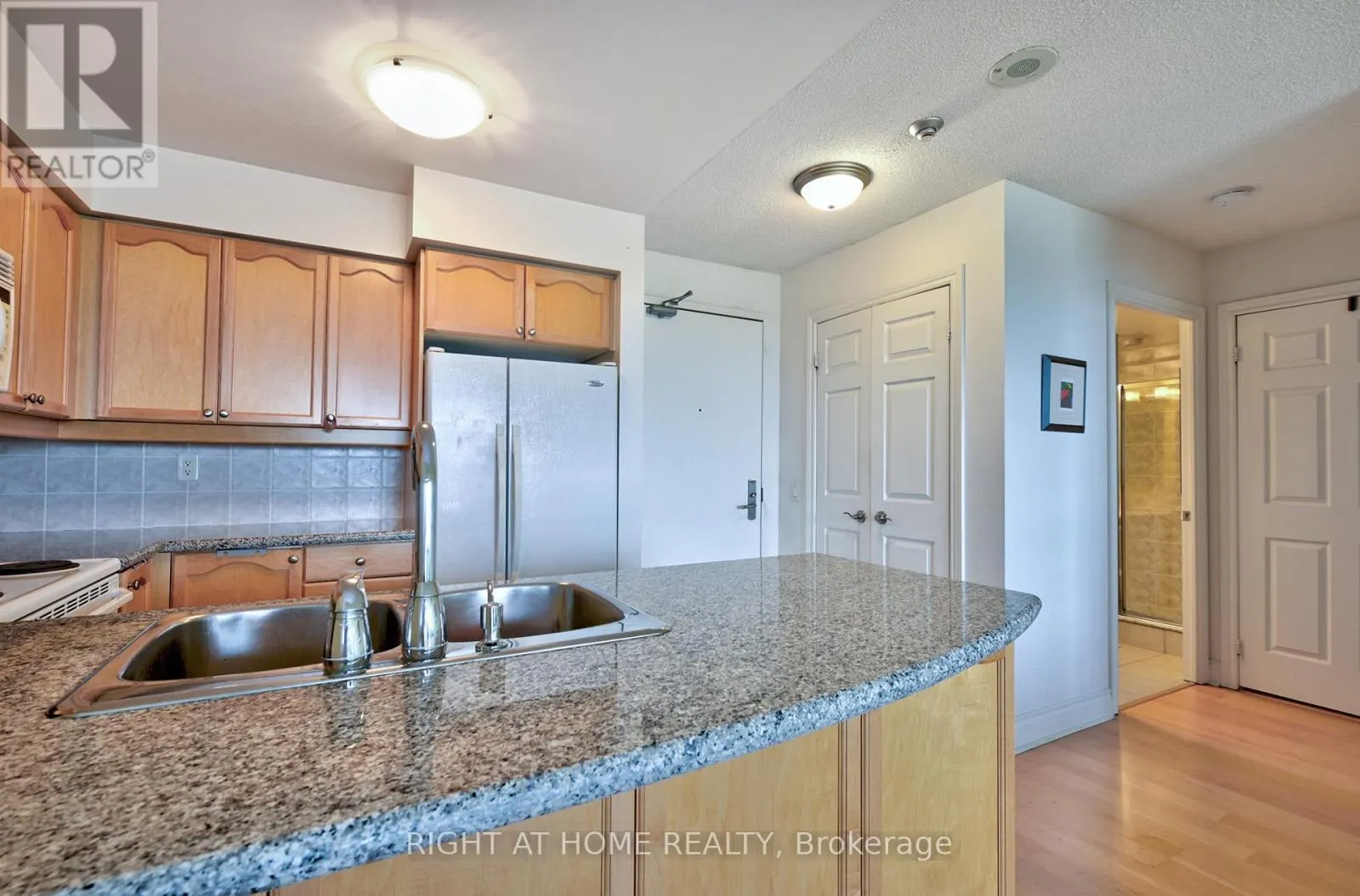1011 - 78 HARRISON GARDEN BOULEVARD