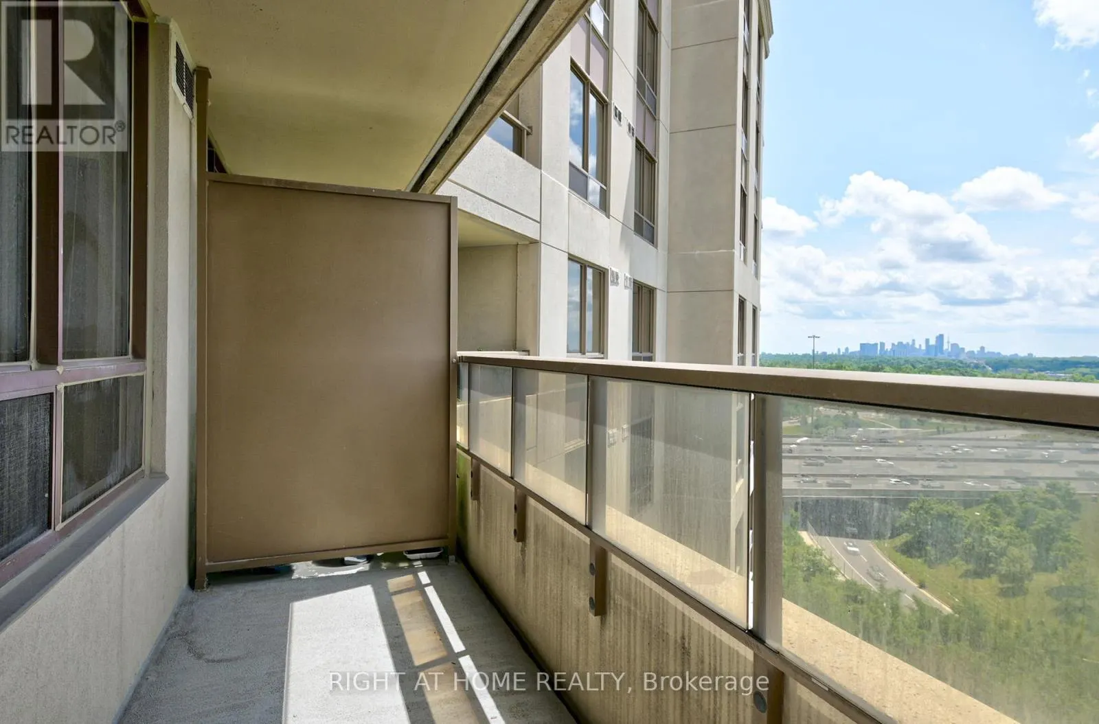 1011 - 78 HARRISON GARDEN BOULEVARD