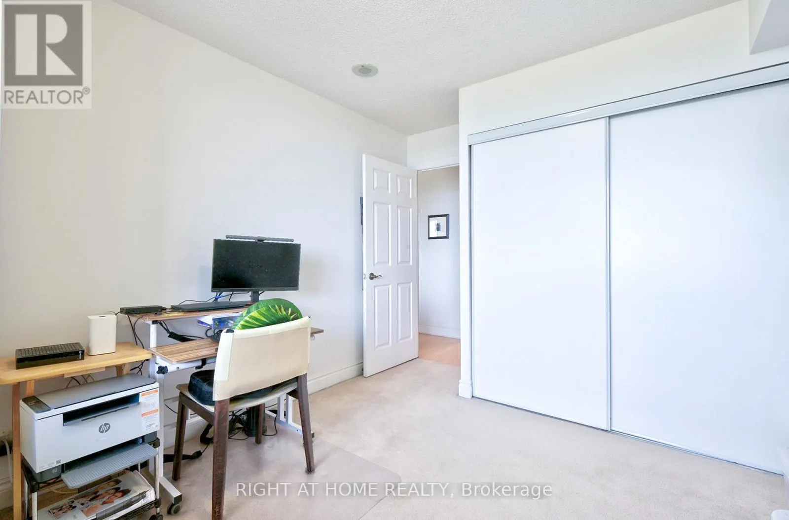 1011 - 78 HARRISON GARDEN BOULEVARD