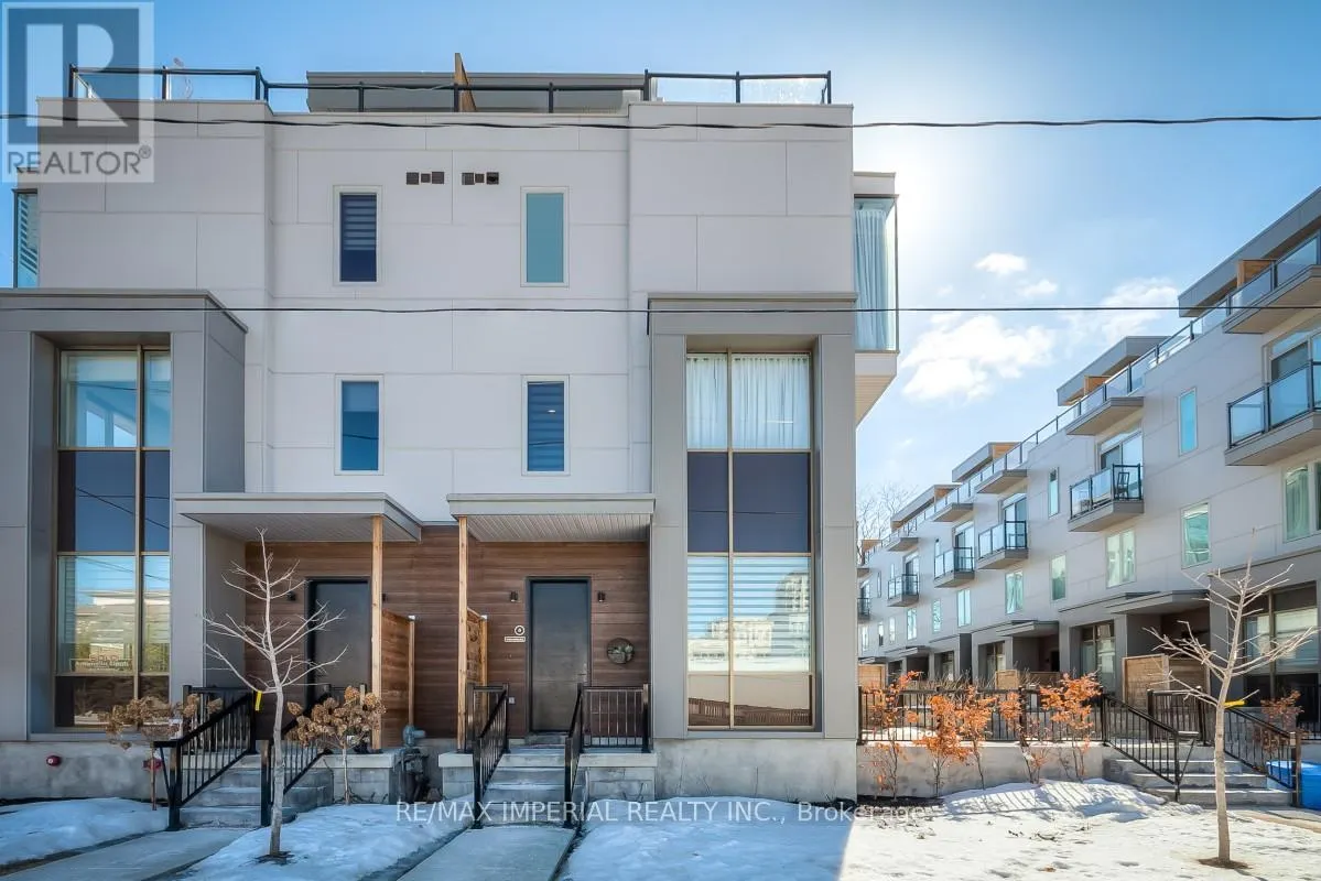 8 - 18 GREENBRIAR ROAD