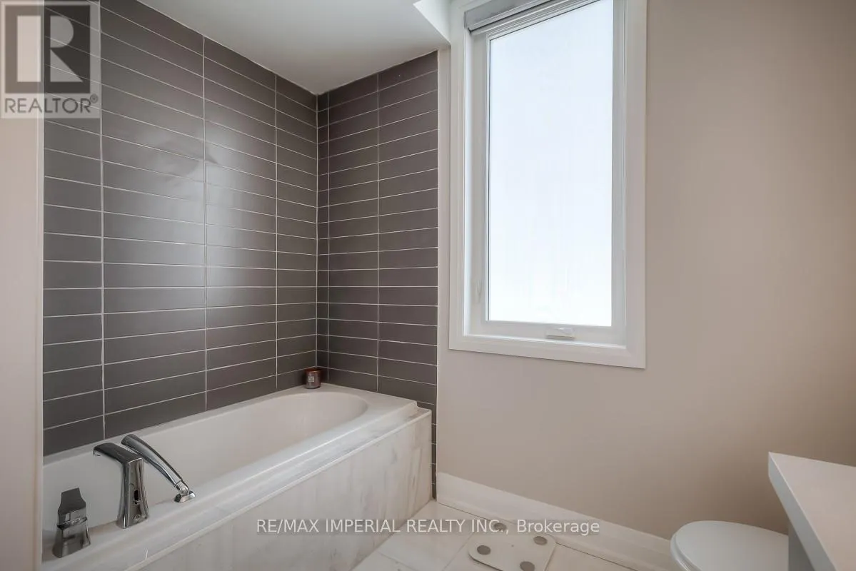8 - 18 GREENBRIAR ROAD