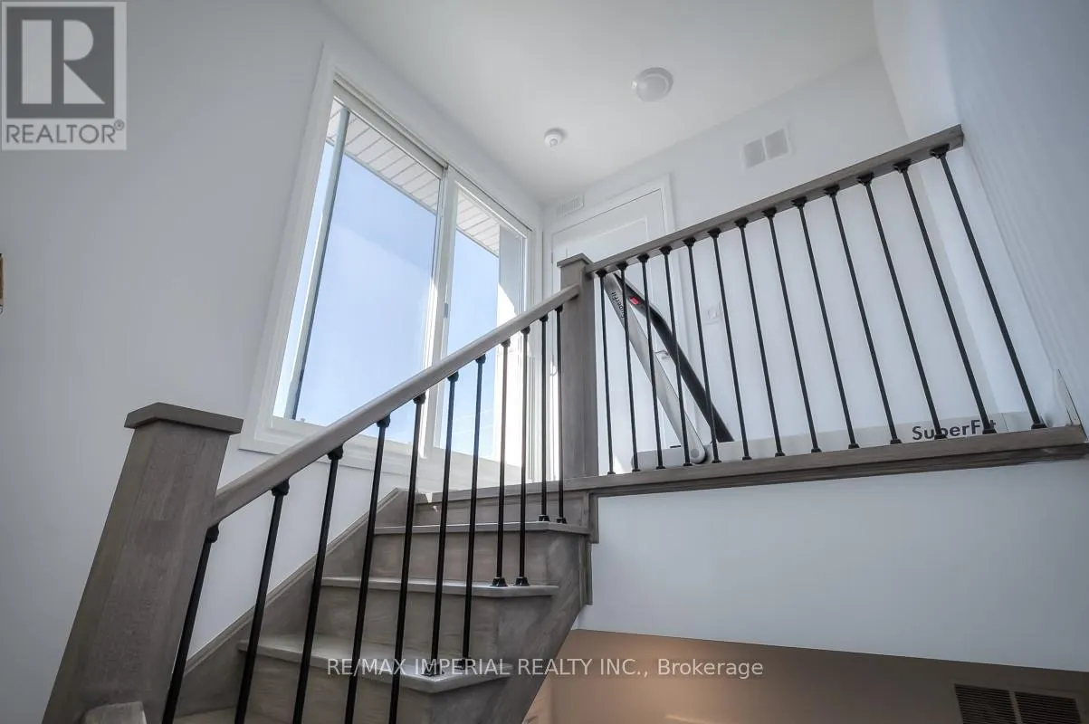 8 - 18 GREENBRIAR ROAD