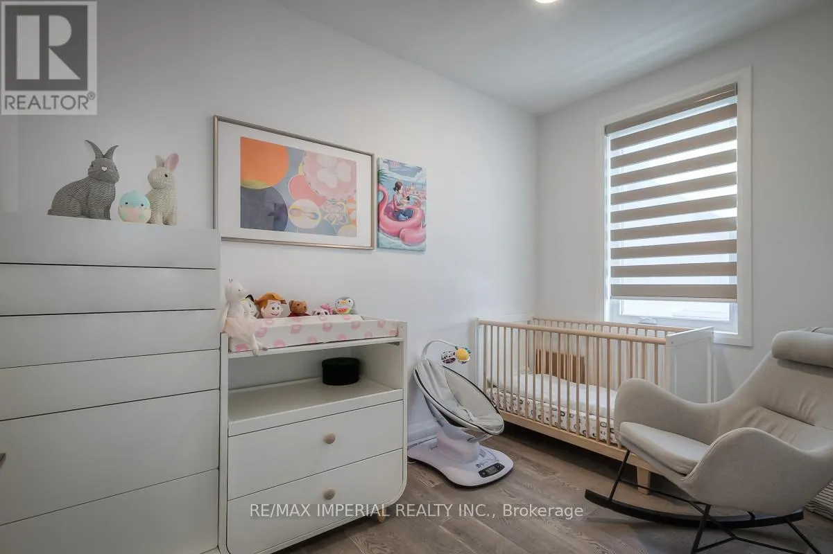 8 - 18 GREENBRIAR ROAD