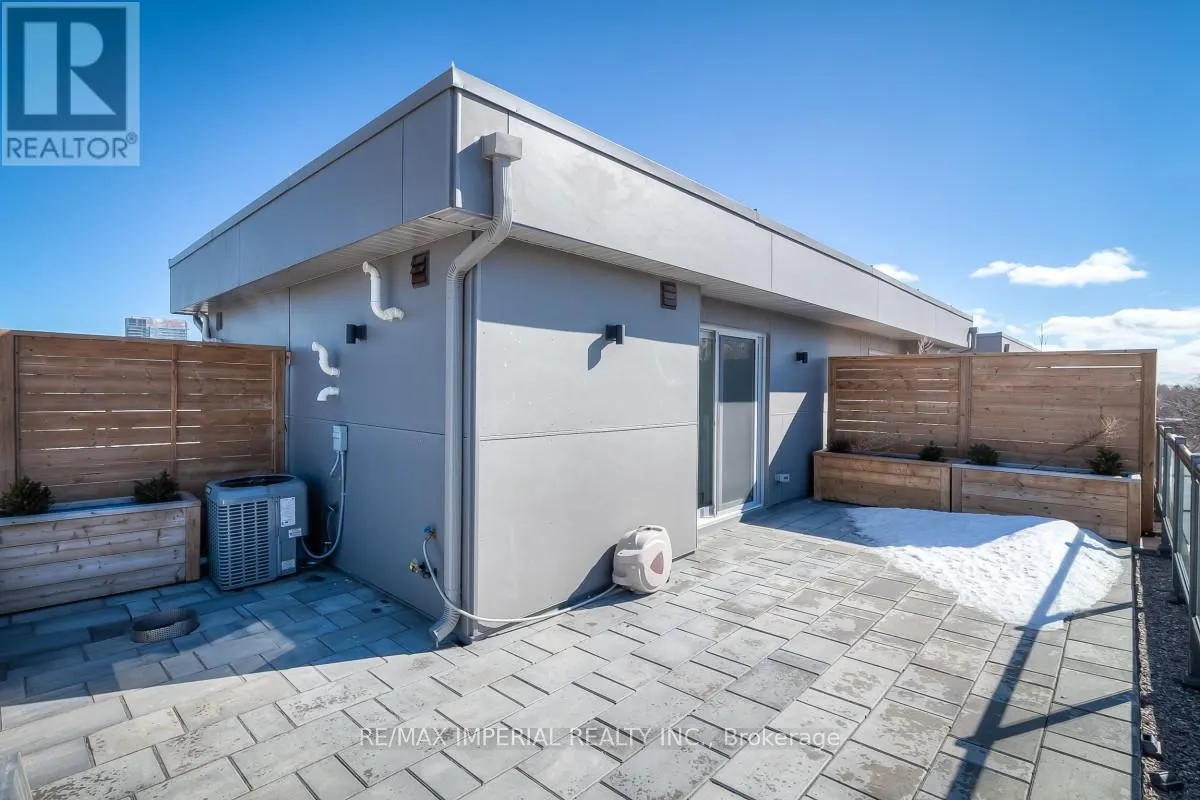 8 - 18 GREENBRIAR ROAD