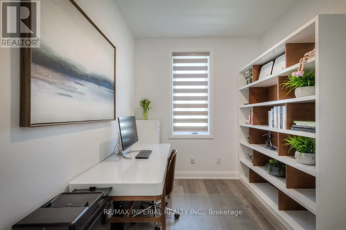 8 - 18 GREENBRIAR ROAD
