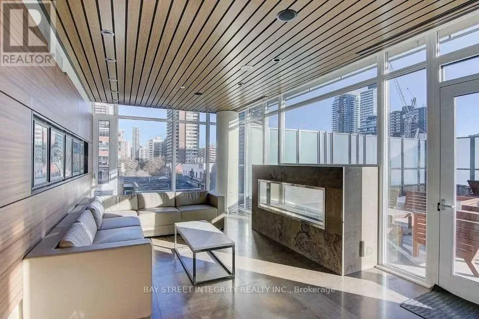 603 - 75 ST NICHOLAS STREET