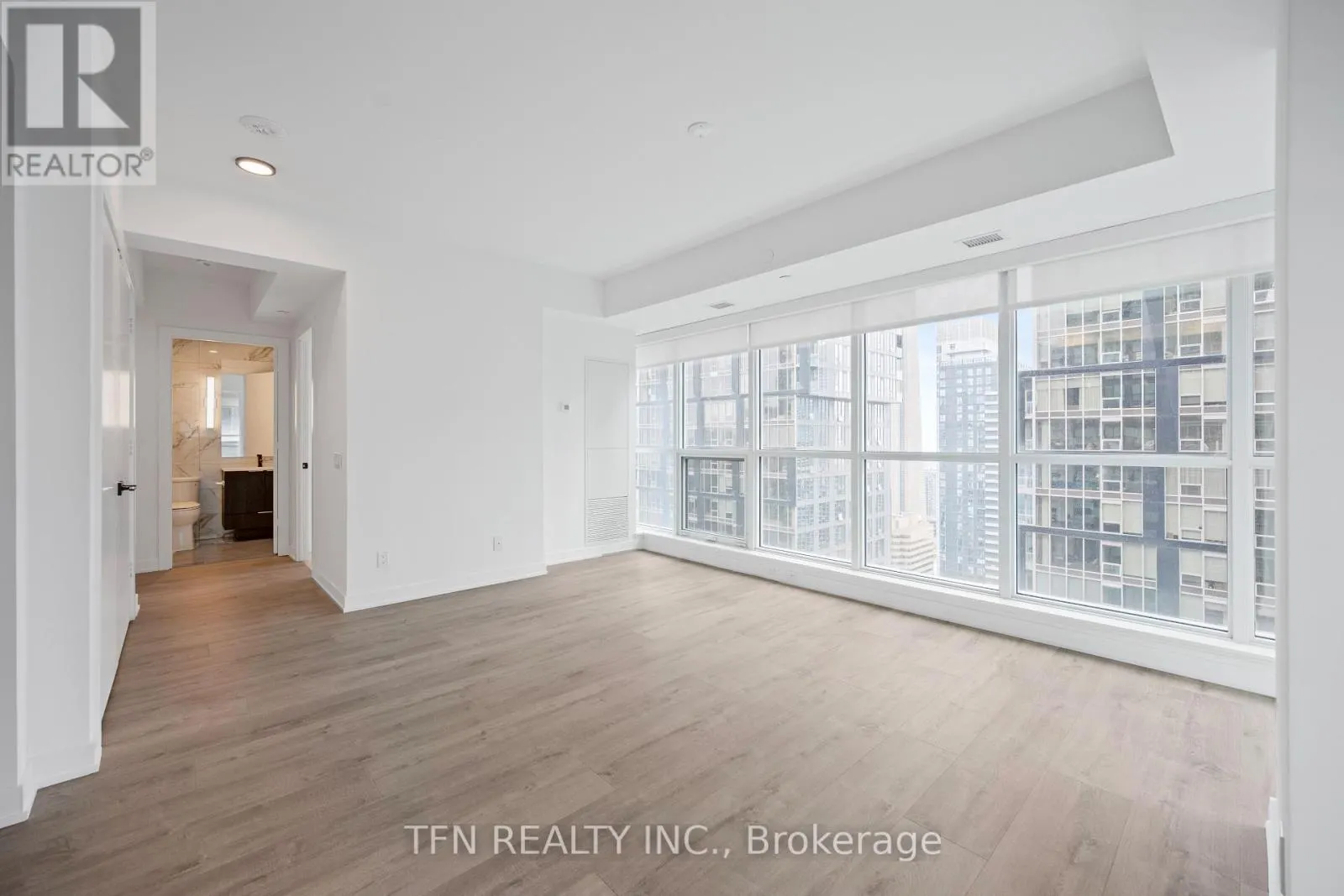 3703 - 327 KING STREET W