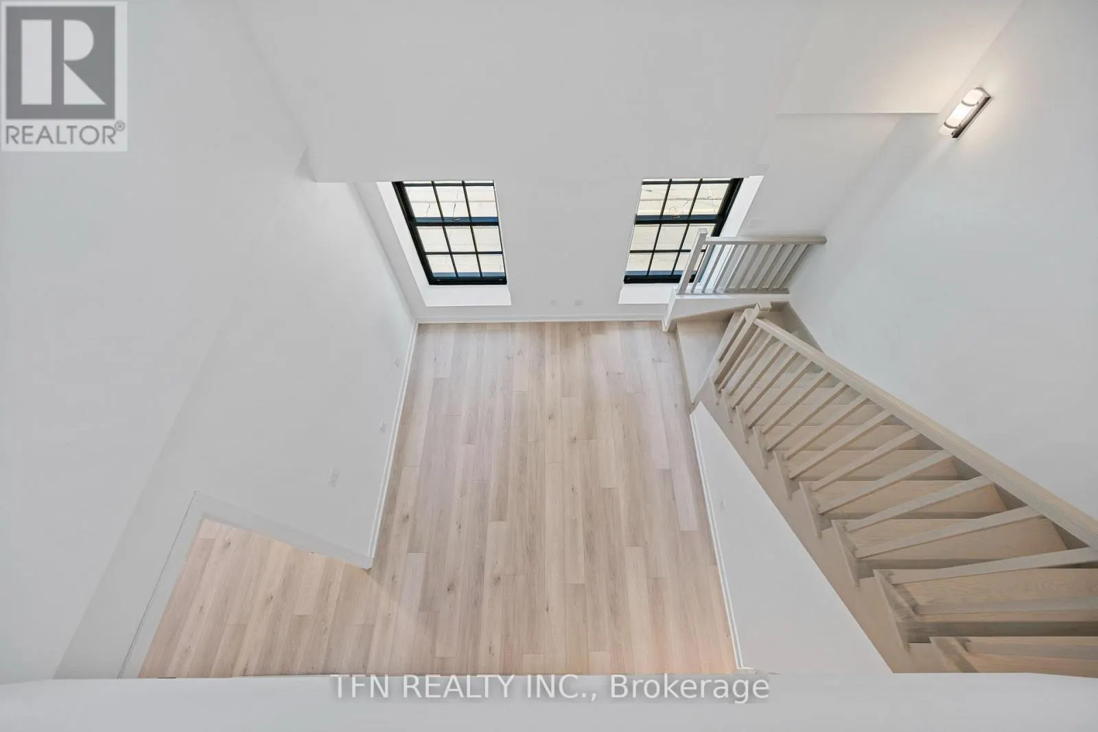 306 - 327 KING STREET W