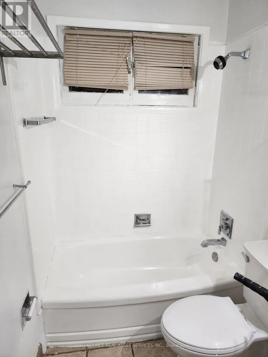 UPPER - 241 BURNETT AVENUE