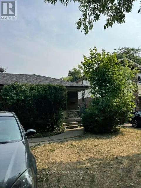 UPPER - 241 BURNETT AVENUE