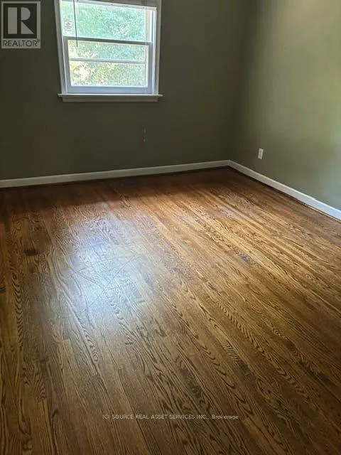 UPPER - 241 BURNETT AVENUE