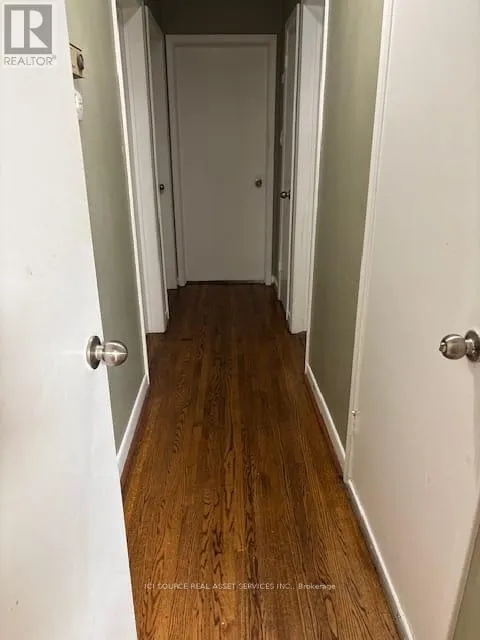 UPPER - 241 BURNETT AVENUE