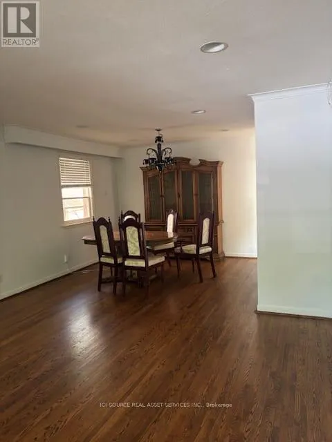 UPPER - 241 BURNETT AVENUE