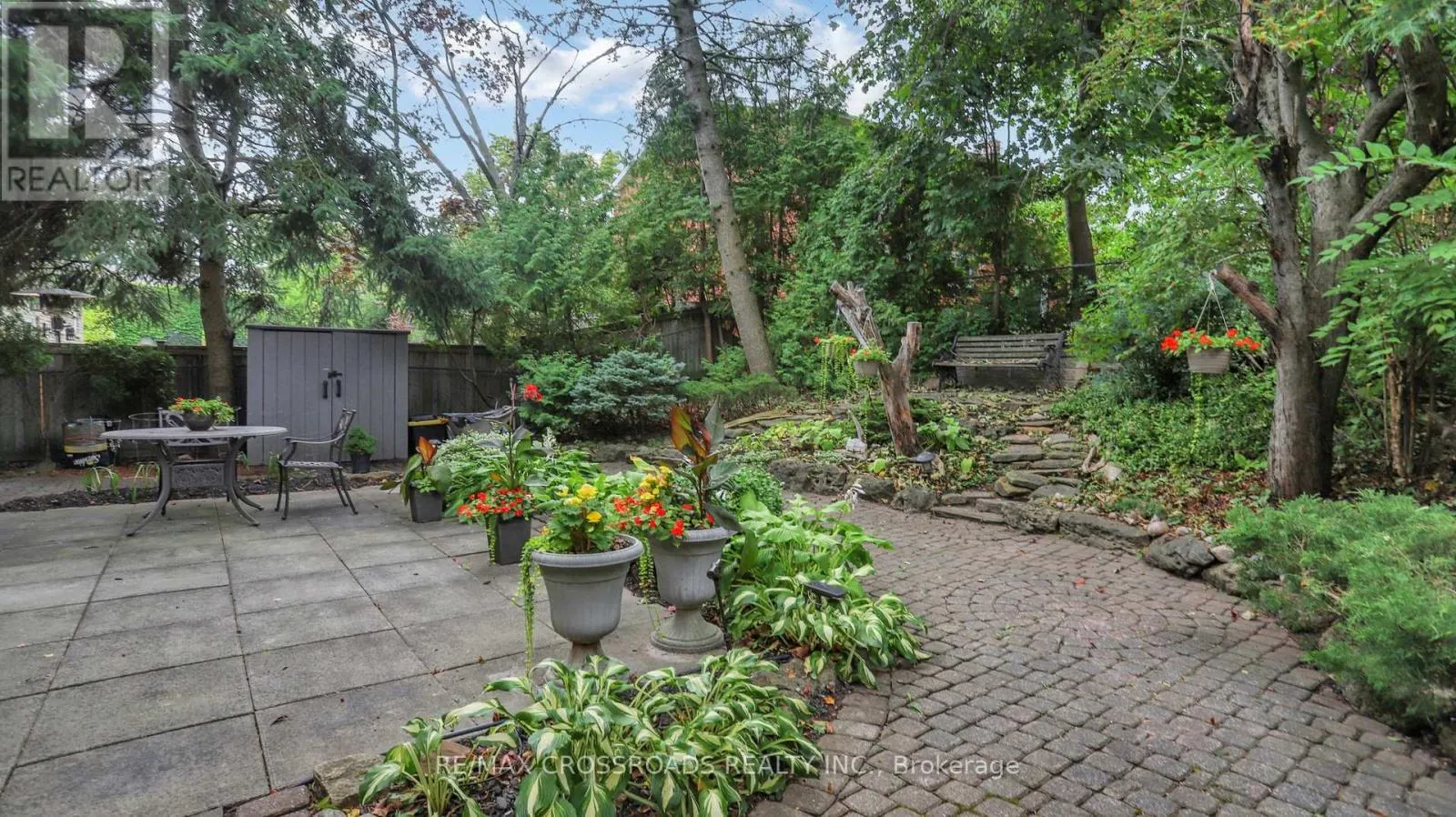 218 KINGSLAKE ROAD