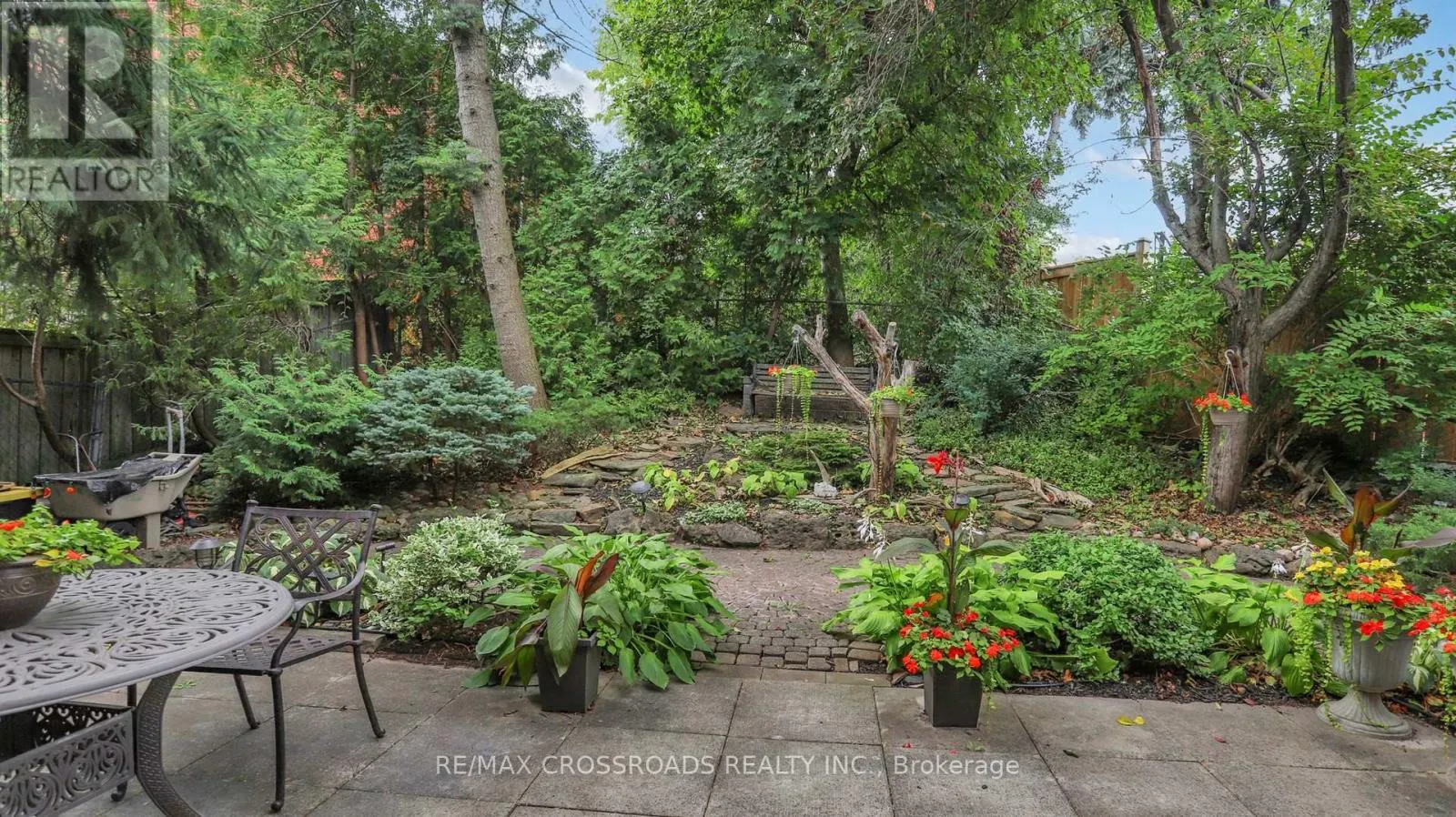 218 KINGSLAKE ROAD