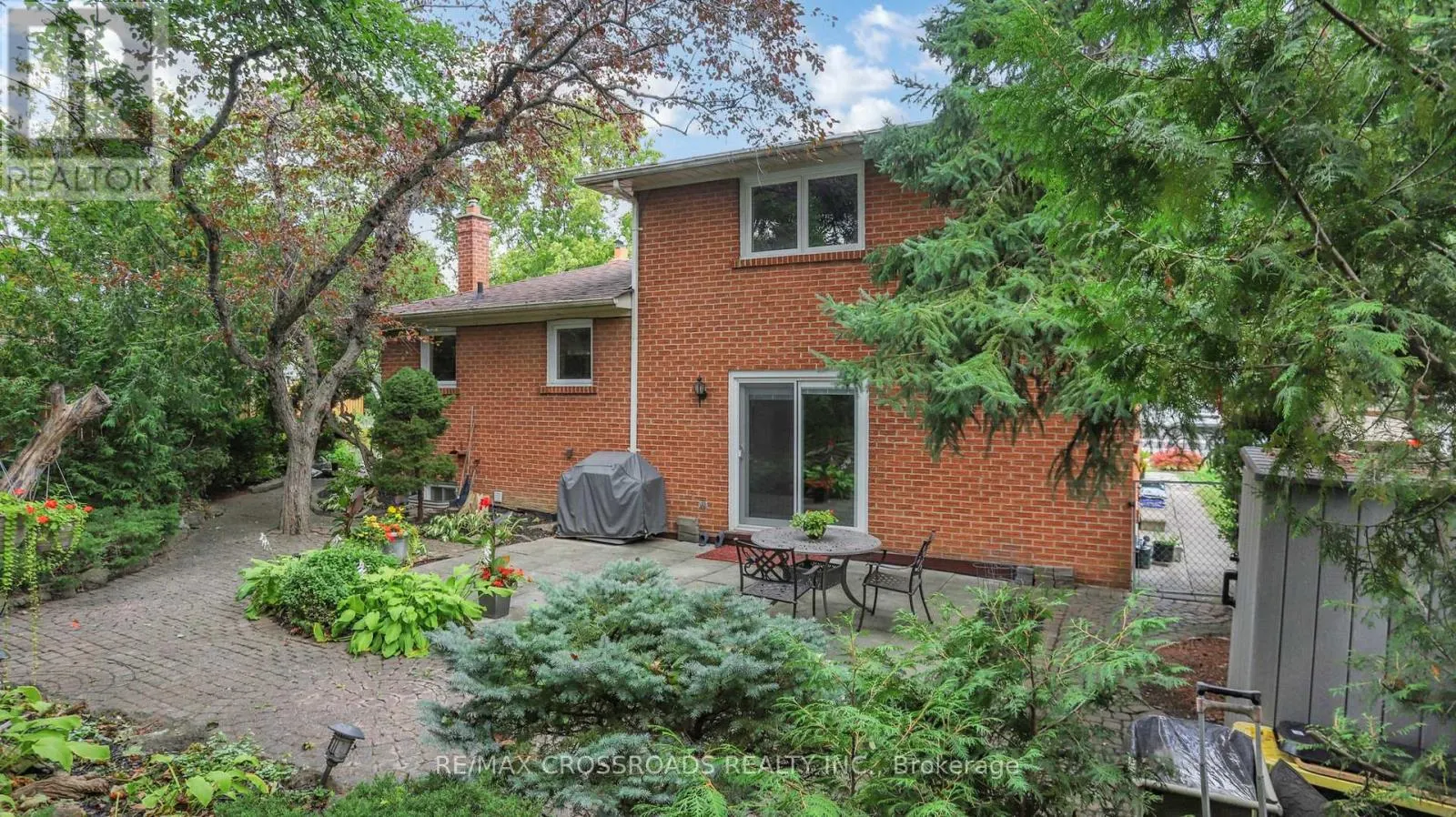 218 KINGSLAKE ROAD