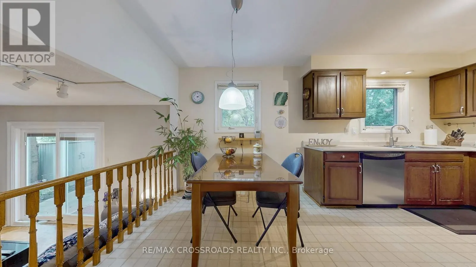 218 KINGSLAKE ROAD
