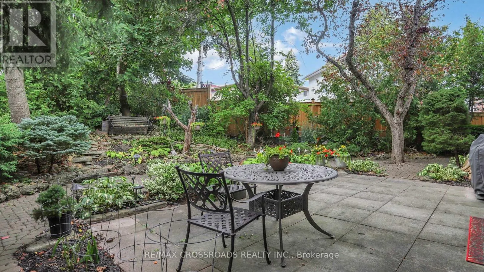218 KINGSLAKE ROAD