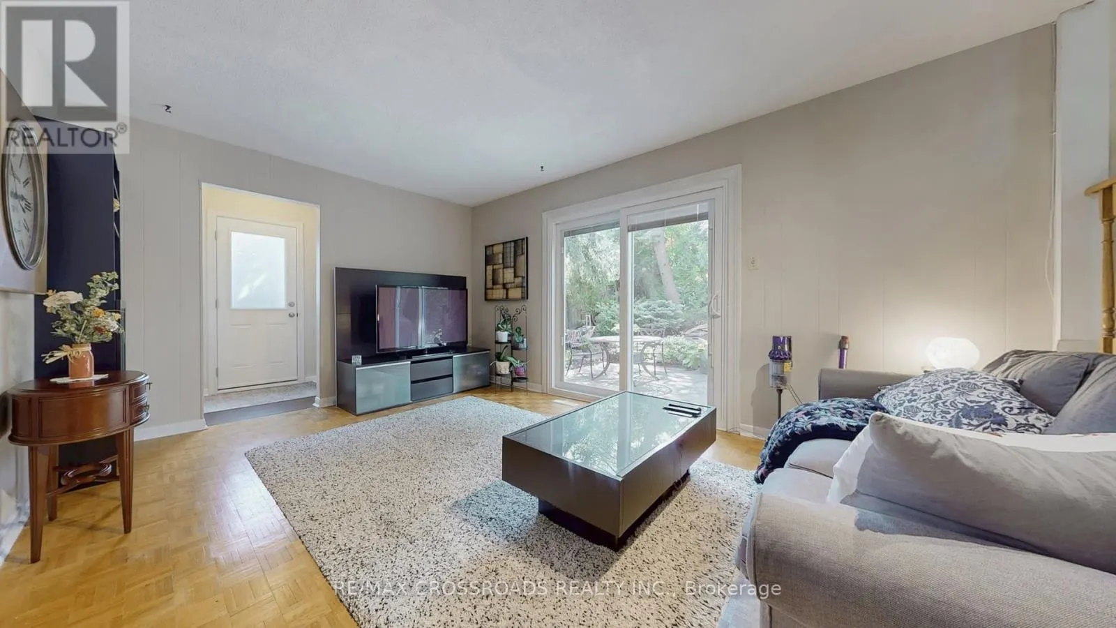 218 KINGSLAKE ROAD