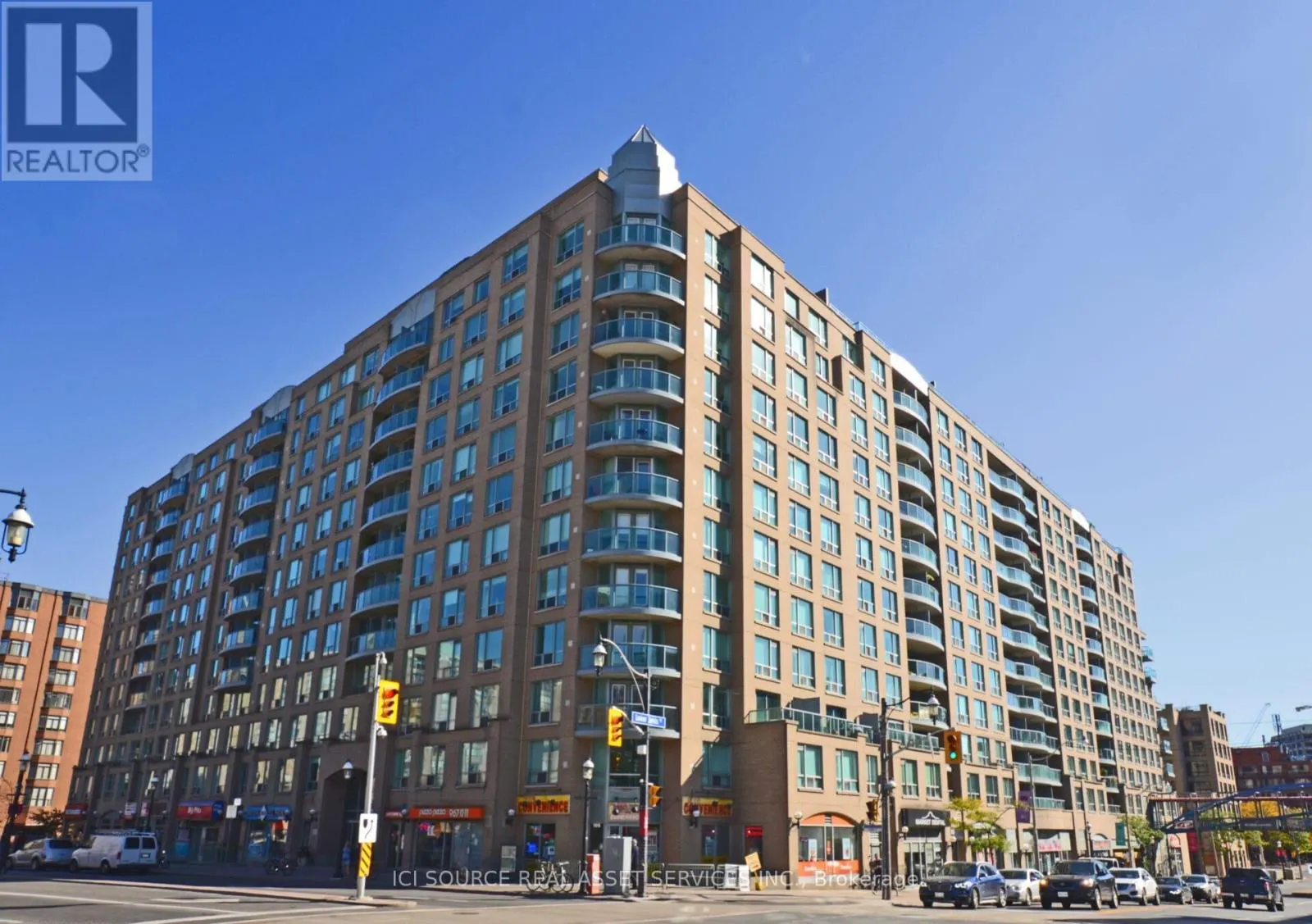 121 - 109 FRONT STREET E