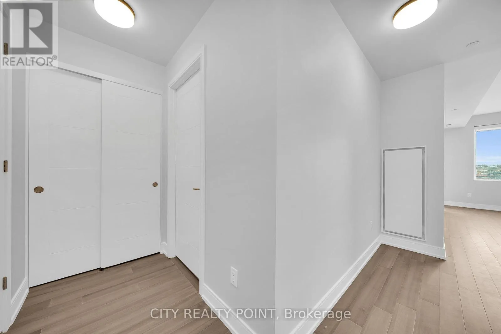 216 - 664 SPADINA AVENUE