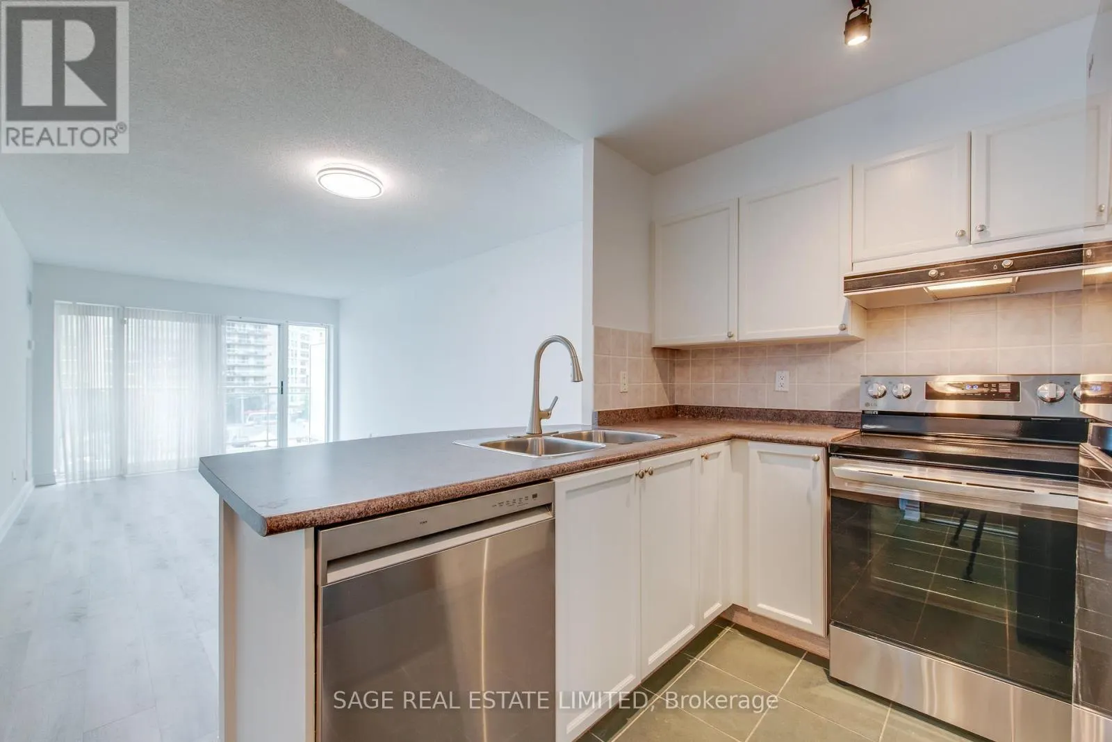 531 - 600 QUEENS QUAY W