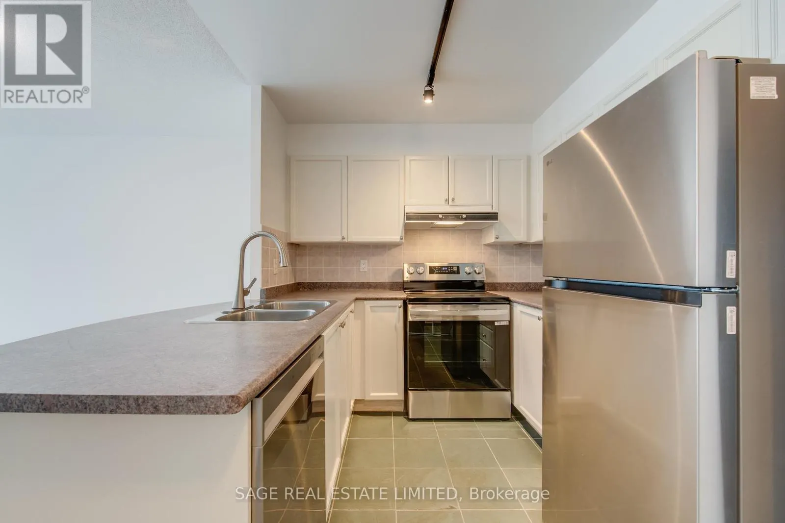 531 - 600 QUEENS QUAY W