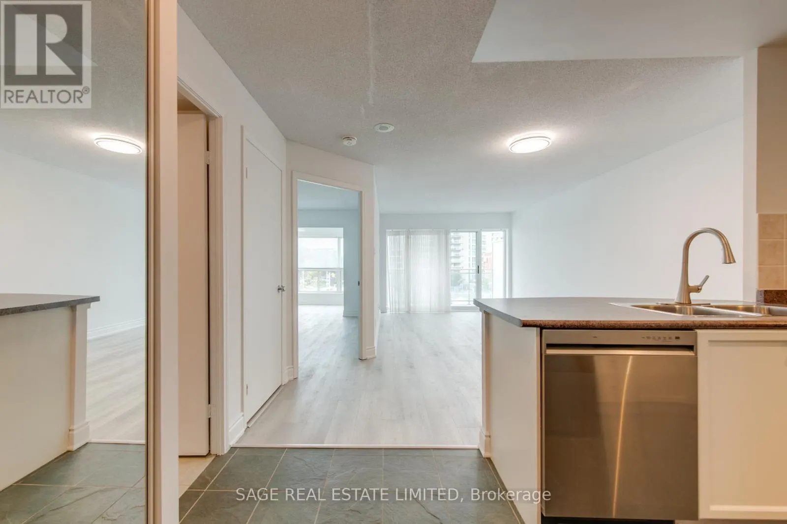 531 - 600 QUEENS QUAY W