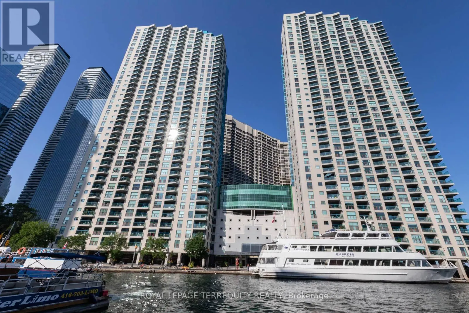 708 ST - 99 HARBOUR SQUARE