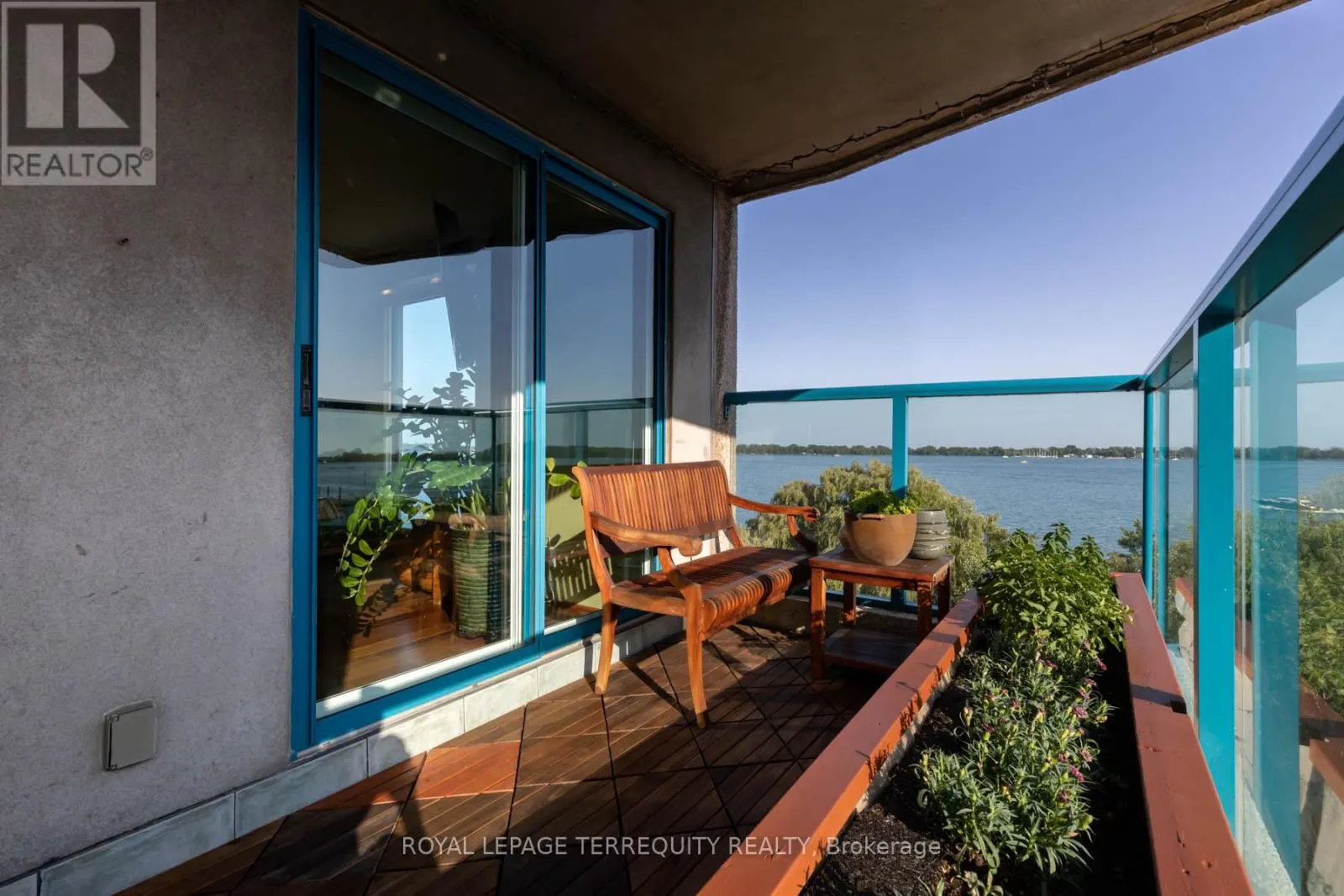 708 ST - 99 HARBOUR SQUARE