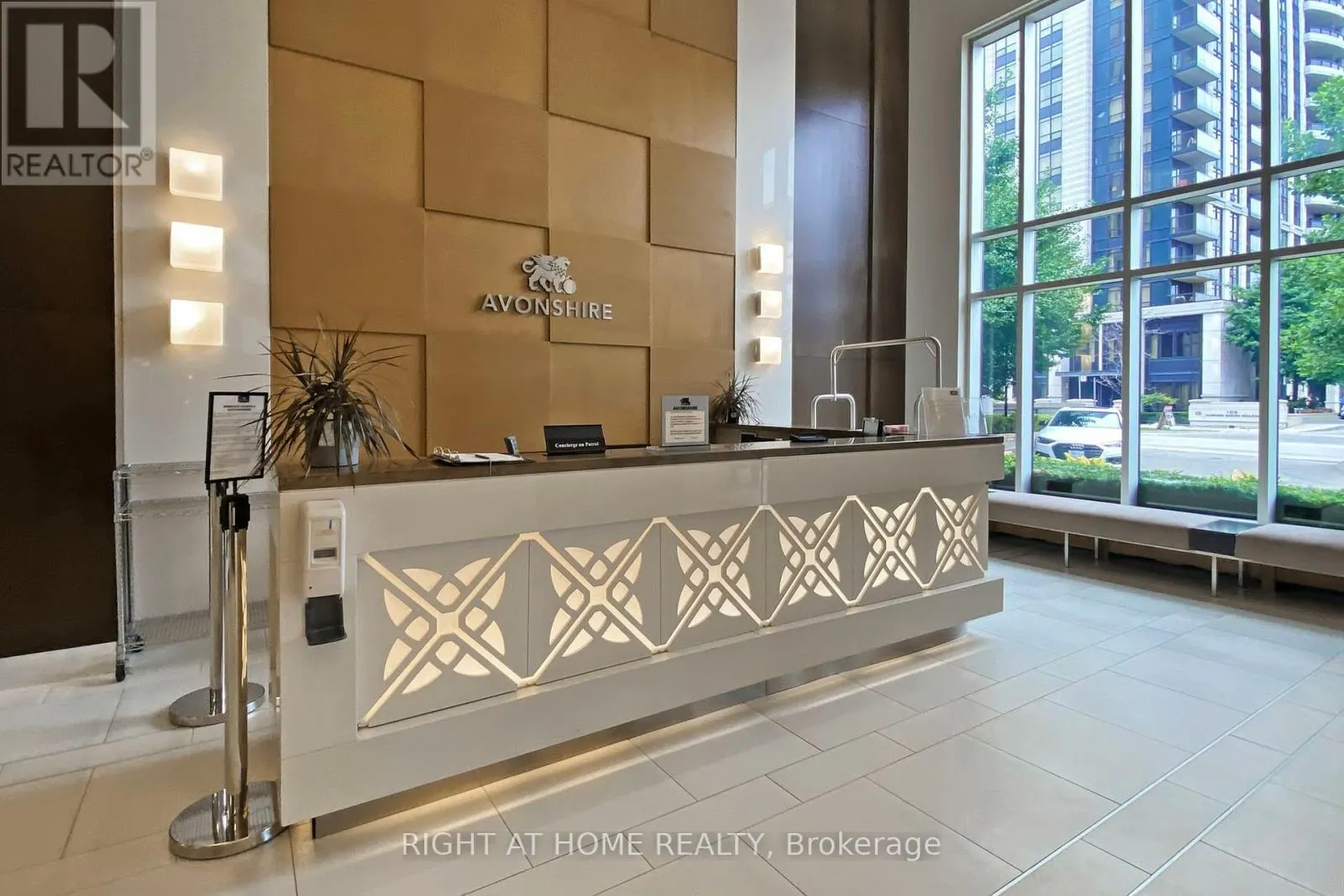 17 - 100 HARRISON GARDEN BOULEVARD