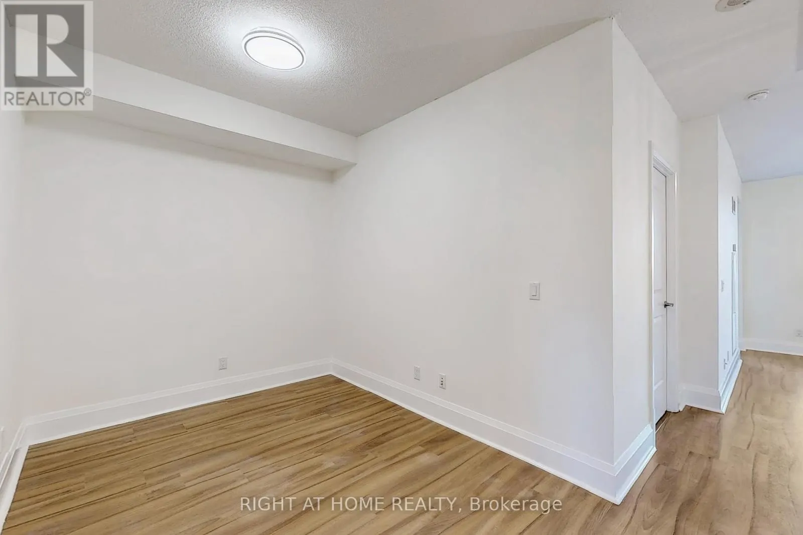 17 - 100 HARRISON GARDEN BOULEVARD