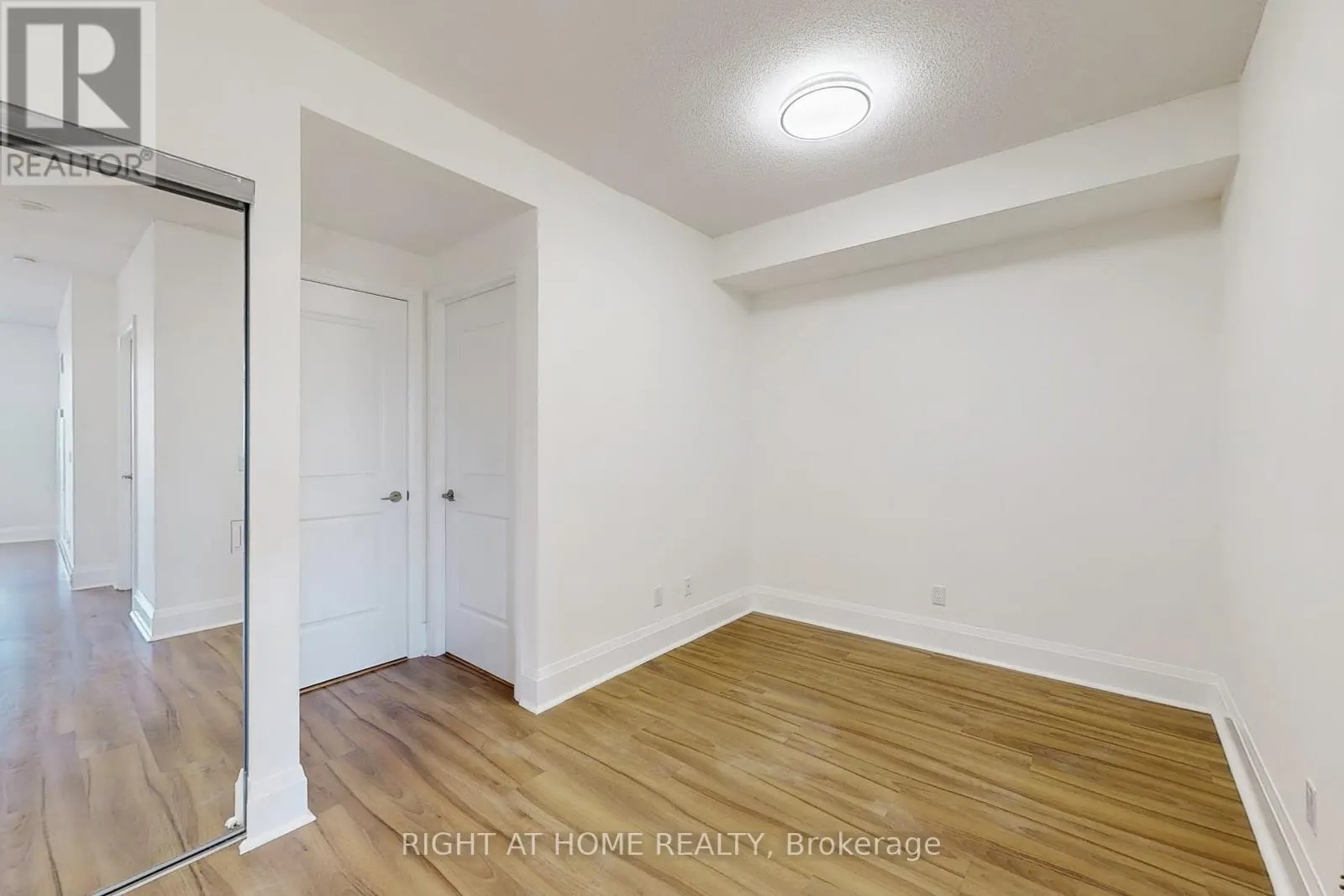 17 - 100 HARRISON GARDEN BOULEVARD