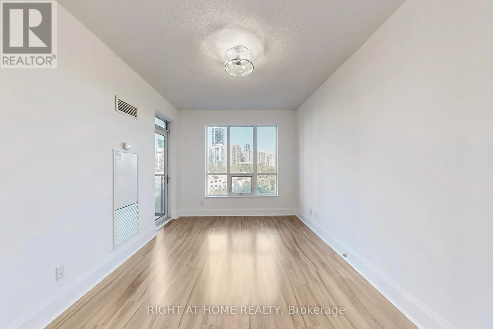 17 - 100 HARRISON GARDEN BOULEVARD