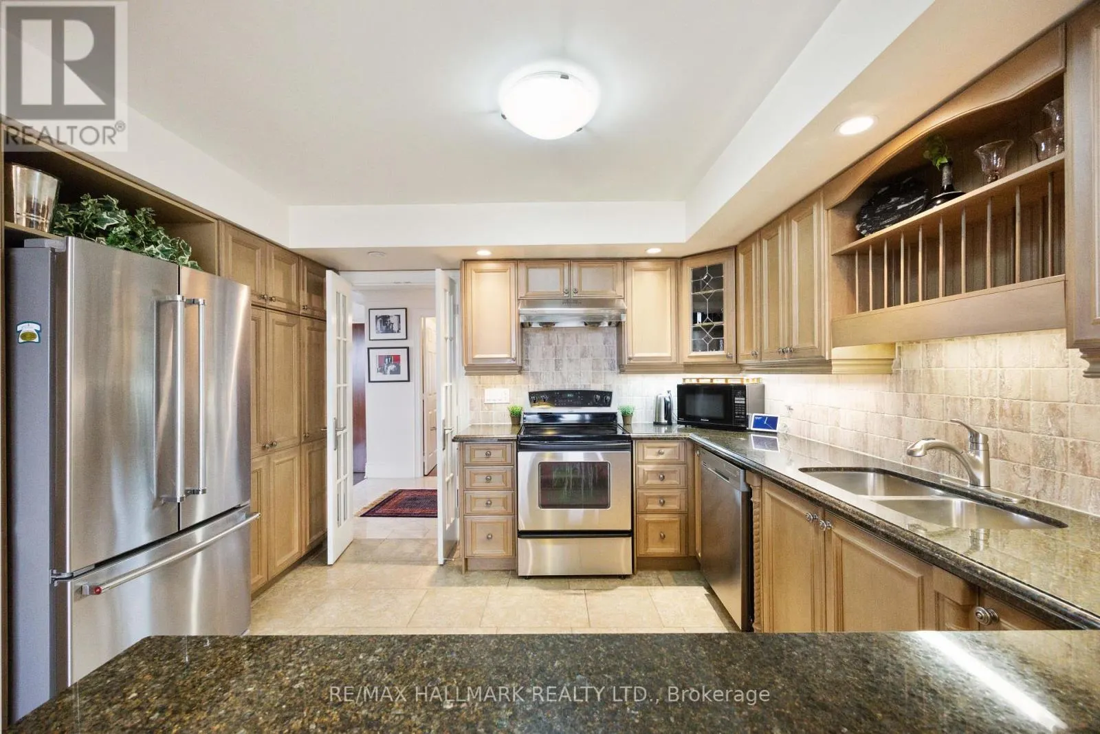 1821 - 80 HARRISON GARDEN BOULEVARD