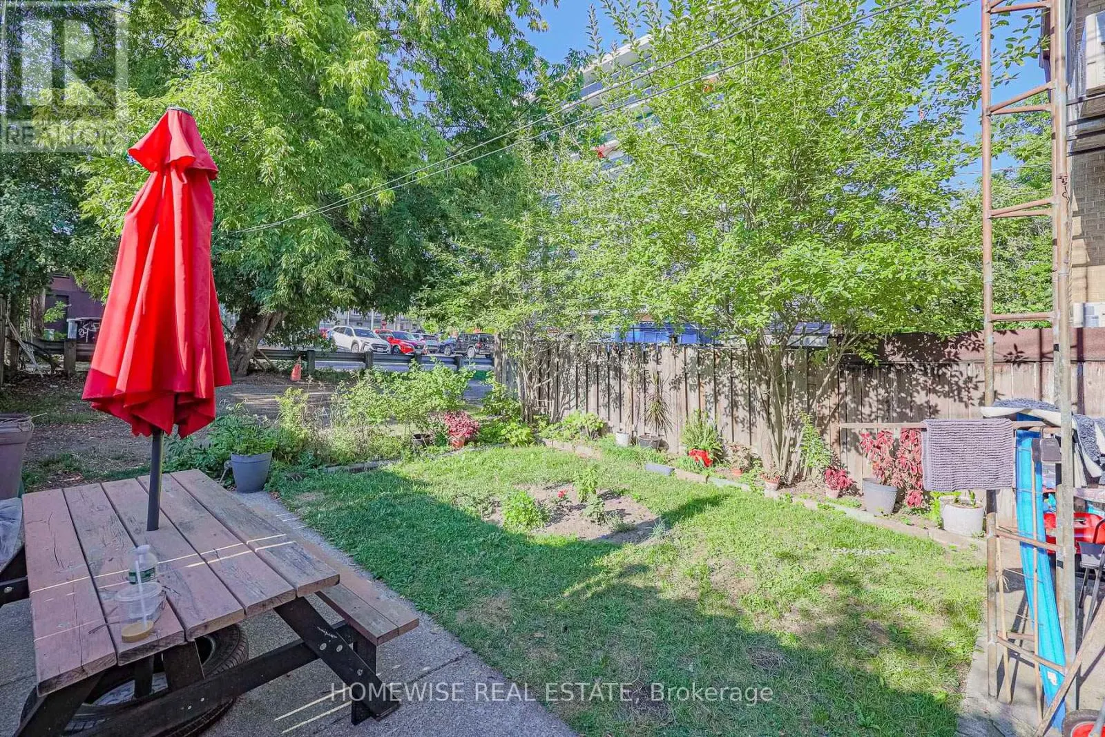 4 LANARK AVENUE